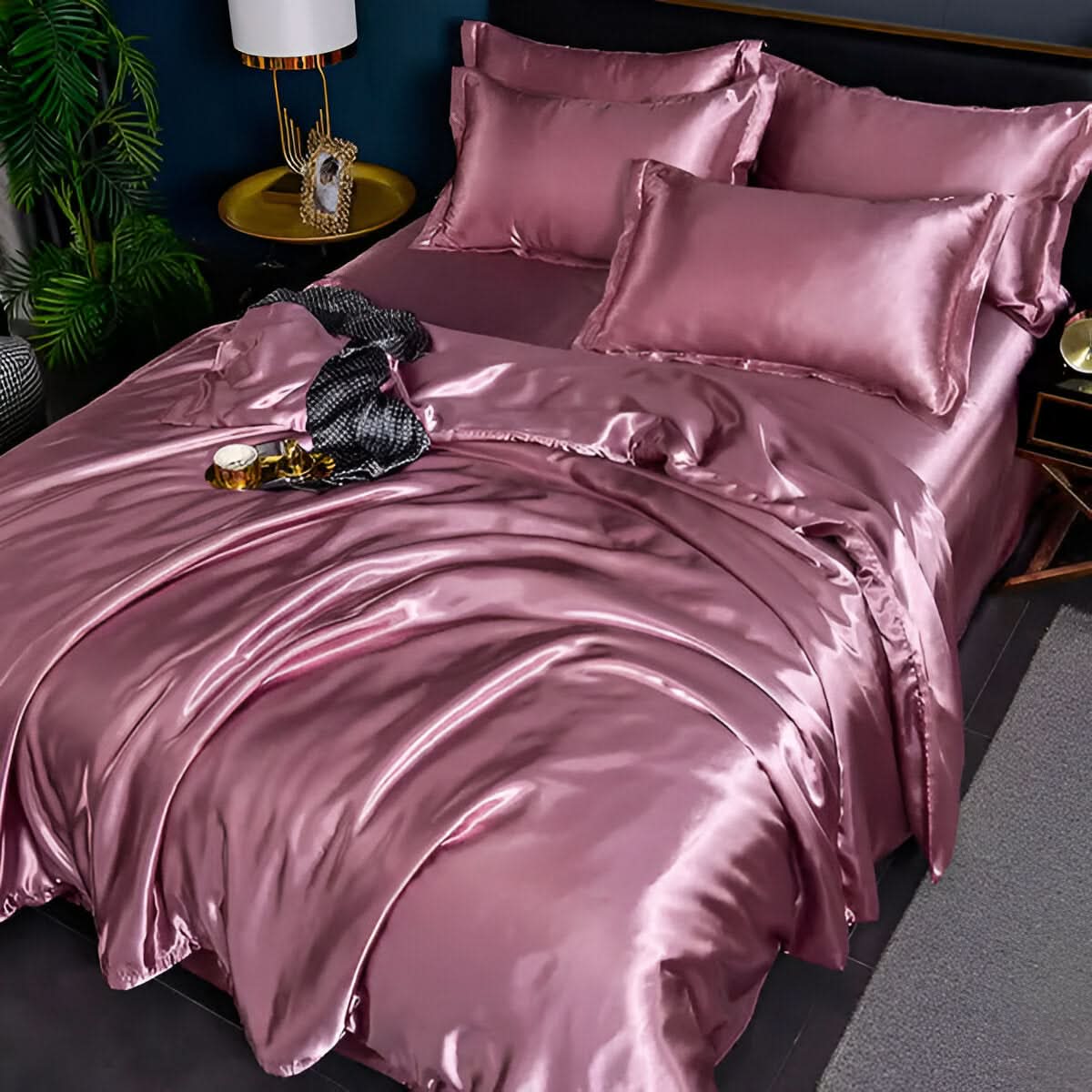 Luxurious Soft Silk Comforter Set