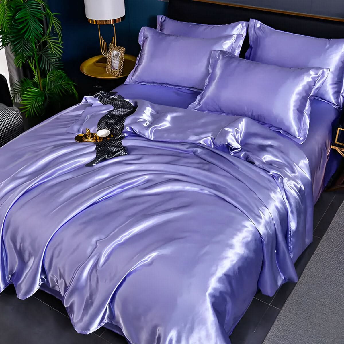 Luxurious Soft Silk Comforter Set