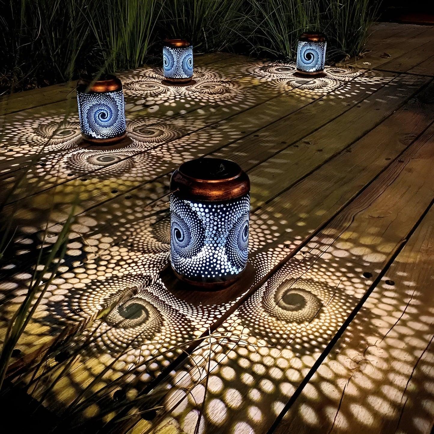 Colorful Outdoor Solar Lamp with Spiral Pattern - Fesara