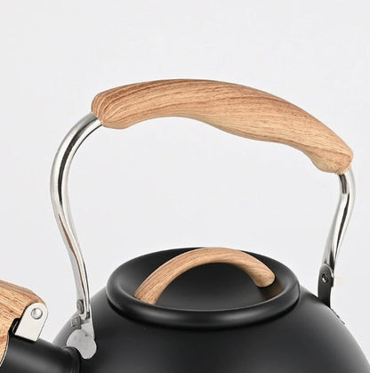 Durable Metal Whistling Kettle – Traditional Home Essential