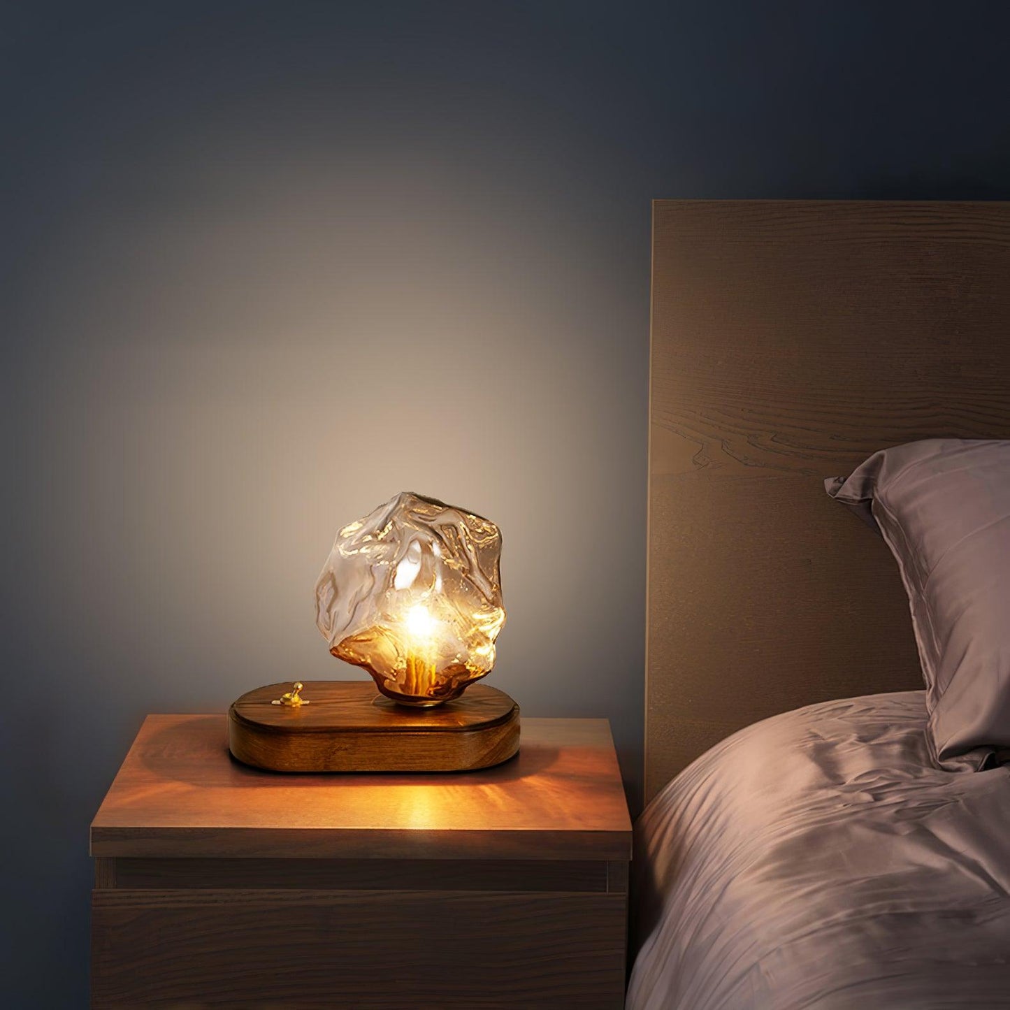 Bright Wireless Table Lamp with Motion Sensor