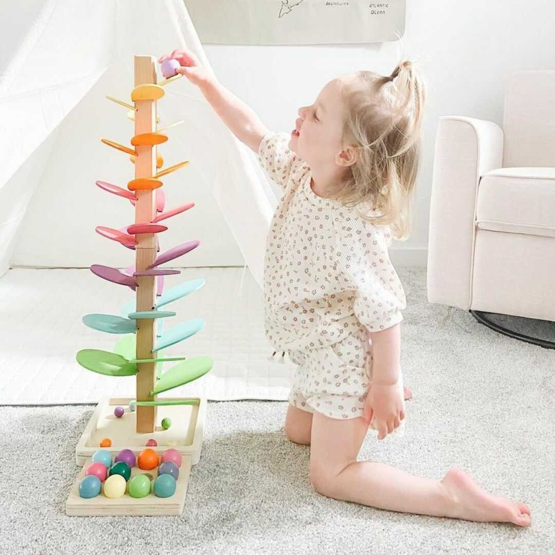 Interactive rainbow murmur tower - Luca 1