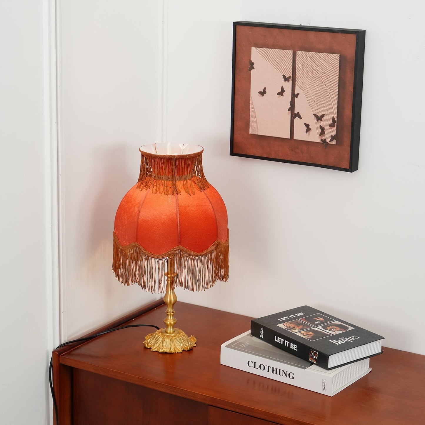 Chic Tassel Table Lamp in Gold Brass
