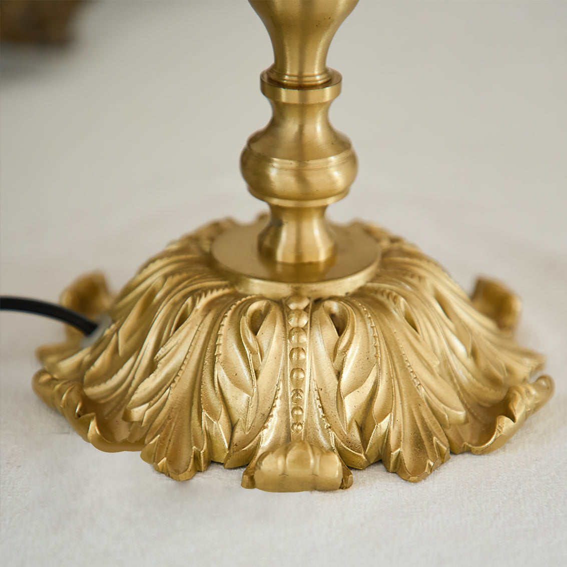 Chic Tassel Table Lamp in Gold Brass