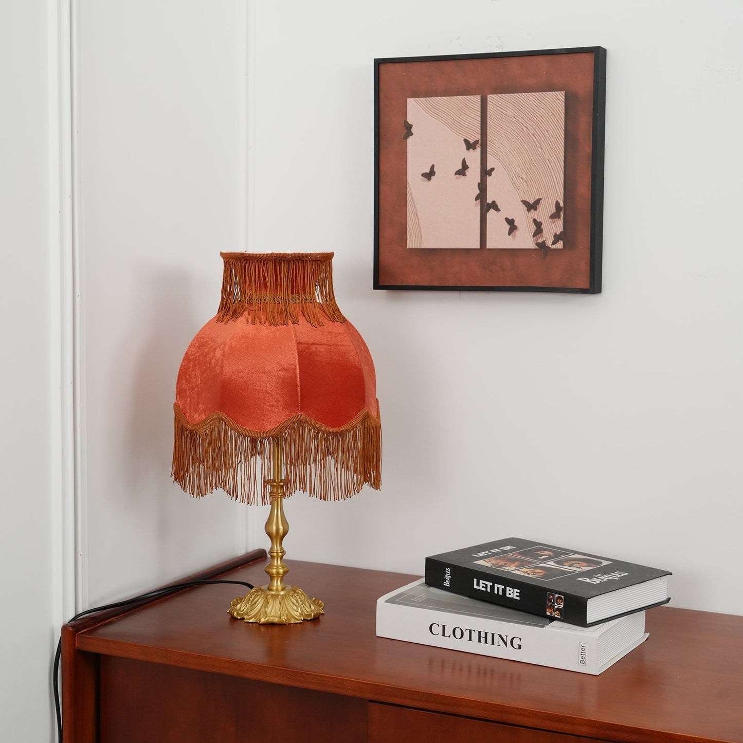 Chic Tassel Table Lamp in Gold Brass