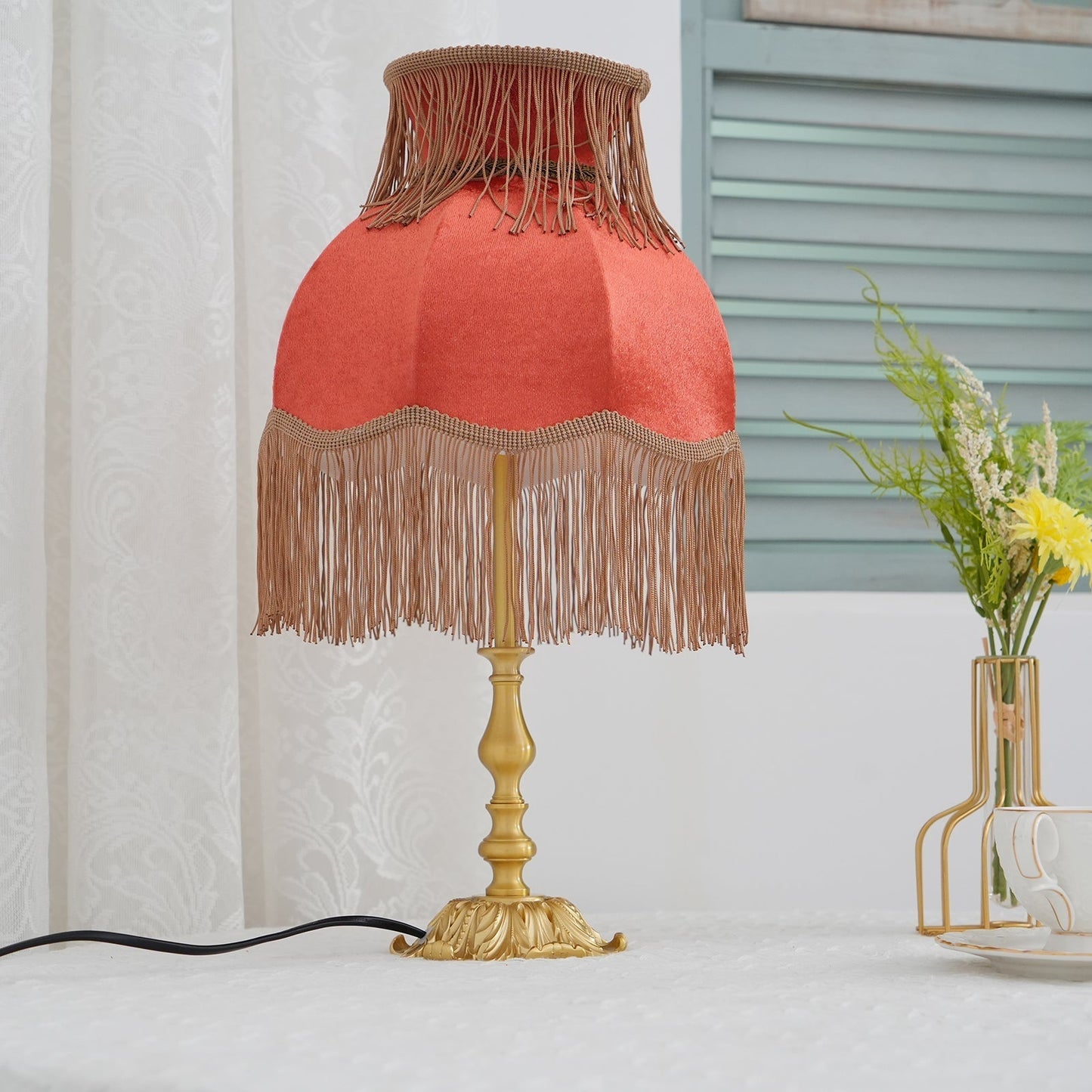 Chic Tassel Table Lamp in Gold Brass