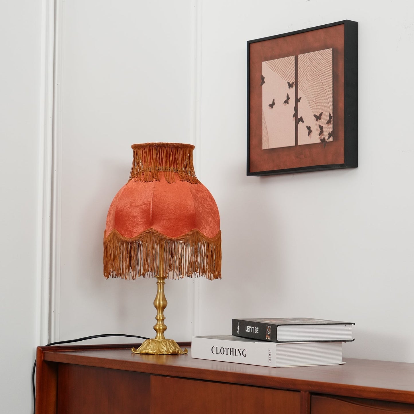 Chic Tassel Table Lamp in Gold Brass