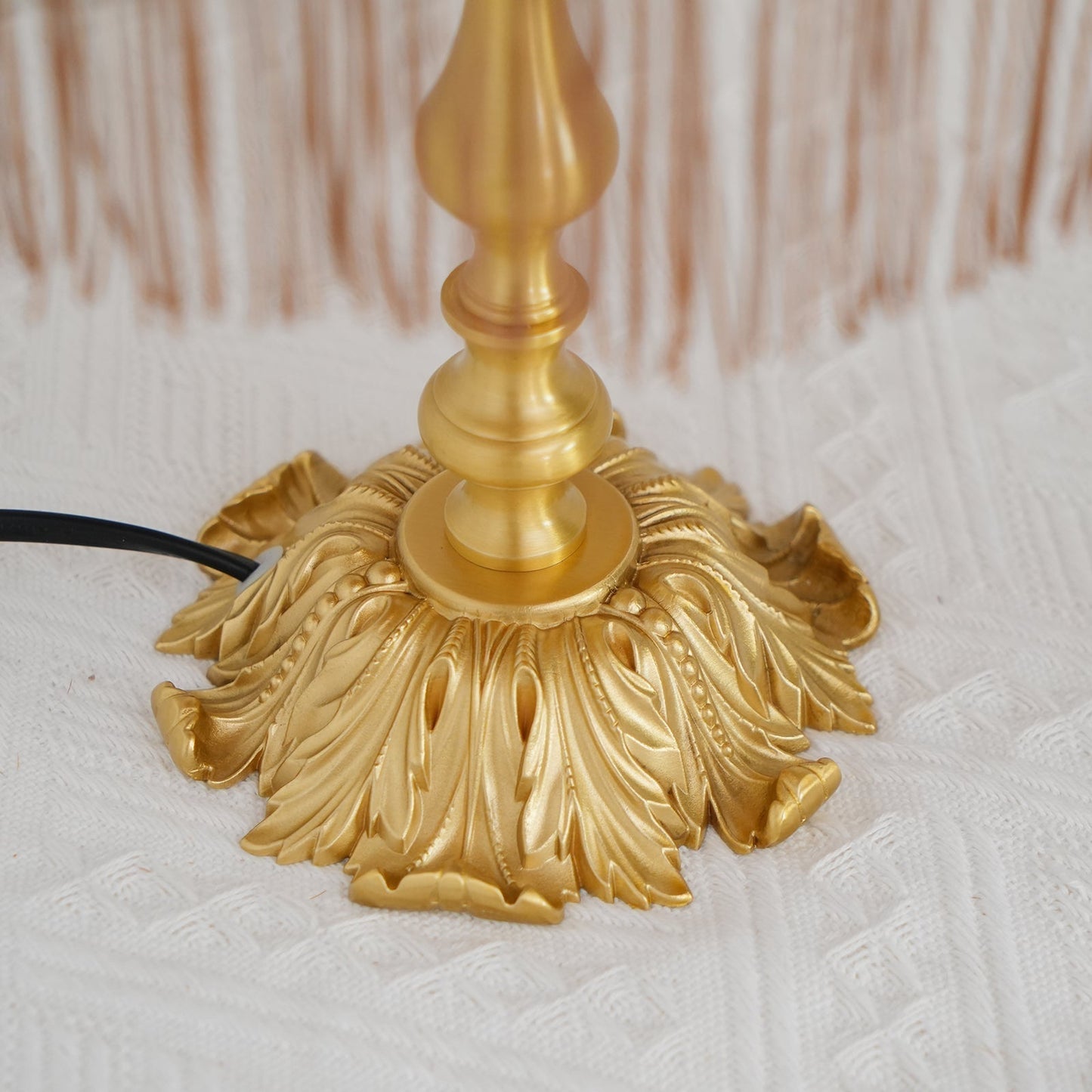 Chic Tassel Table Lamp in Gold Brass