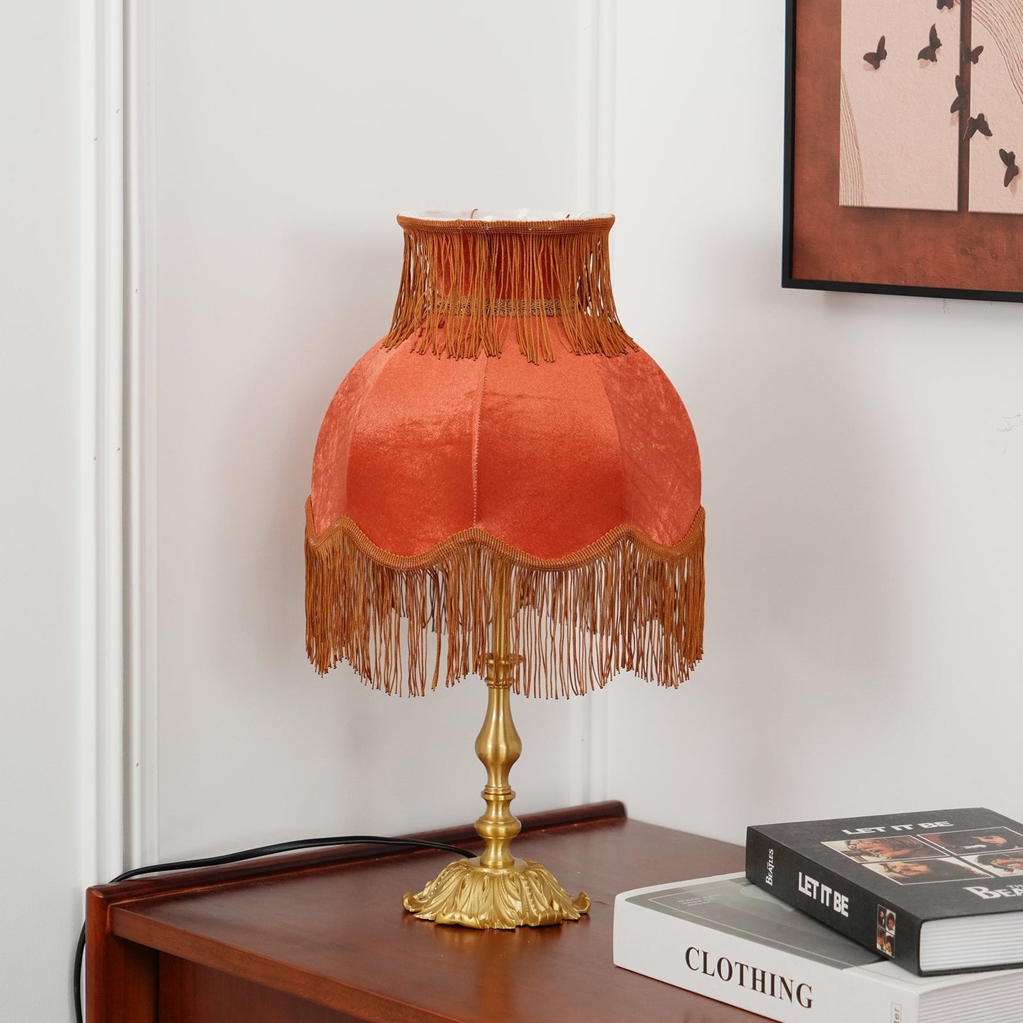 Chic Tassel Table Lamp in Gold Brass