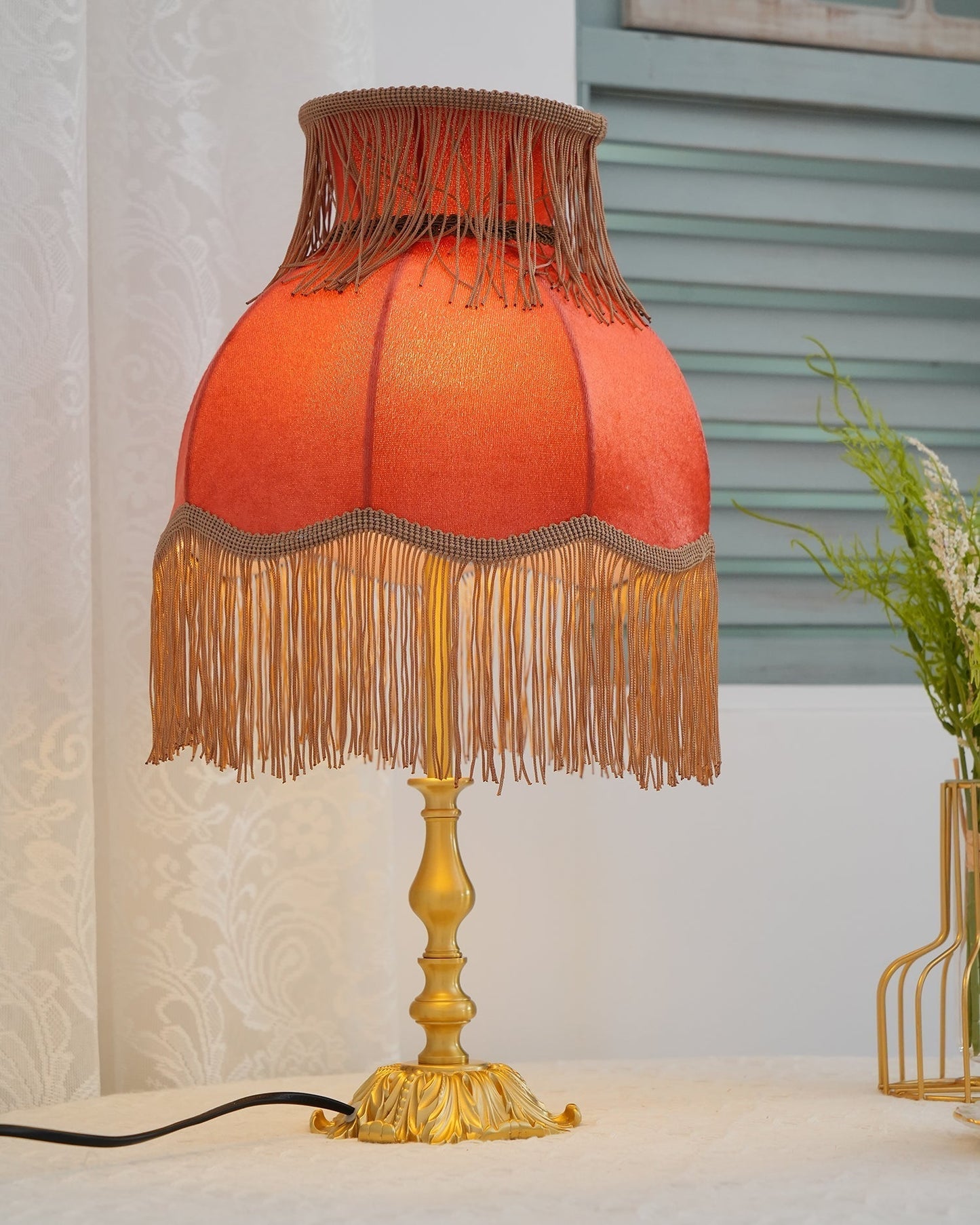 Chic Tassel Table Lamp in Gold Brass