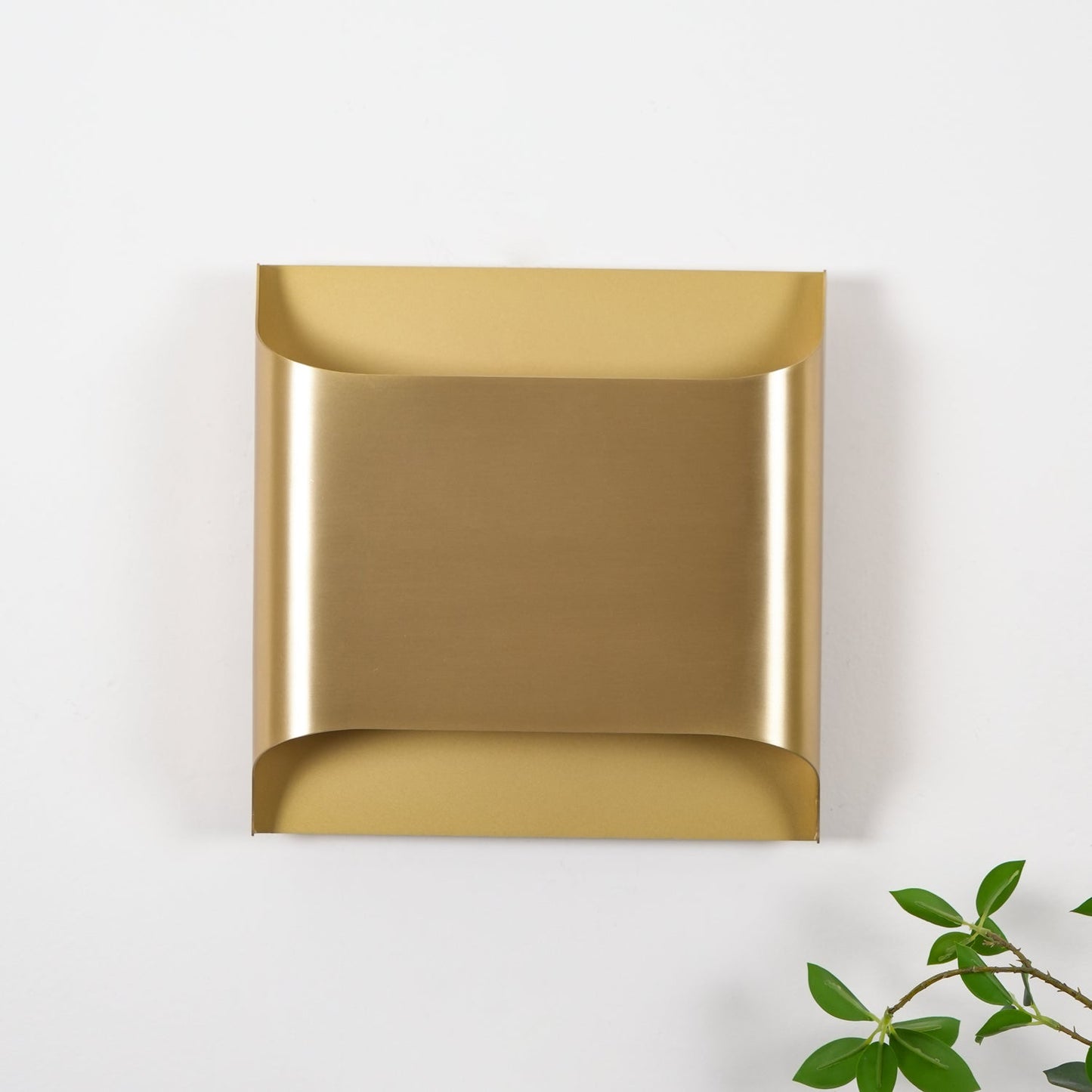 Elegant Arc Brass LED Wall Light Fixture