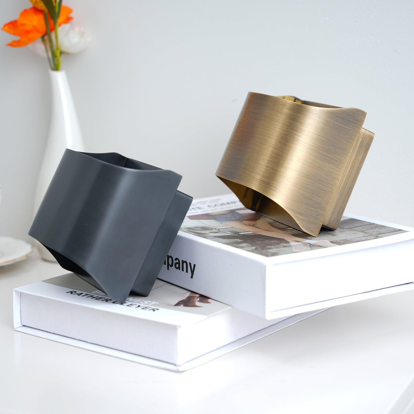 Elegant Arc Brass LED Wall Light Fixture