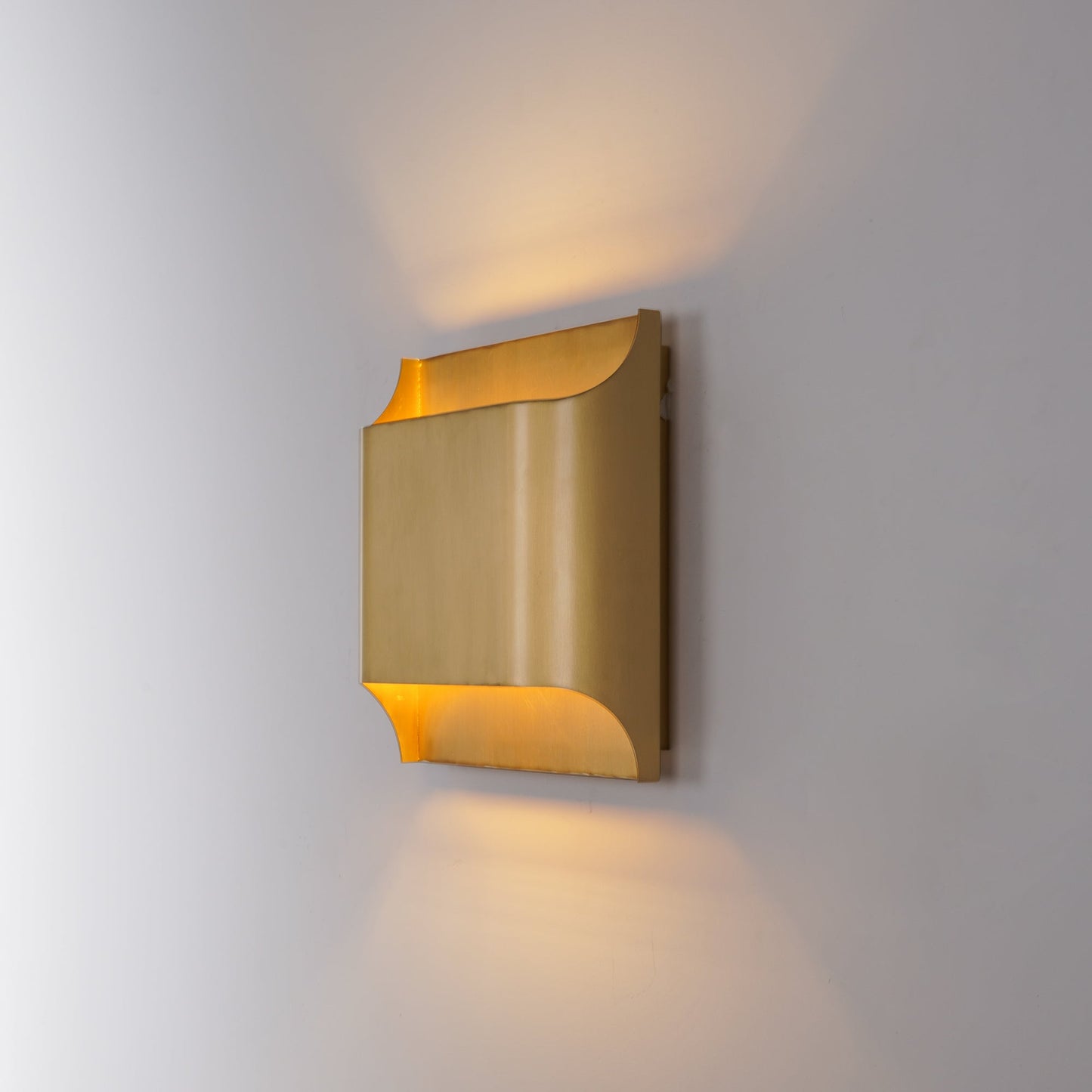 Elegant Arc Brass LED Wall Light Fixture