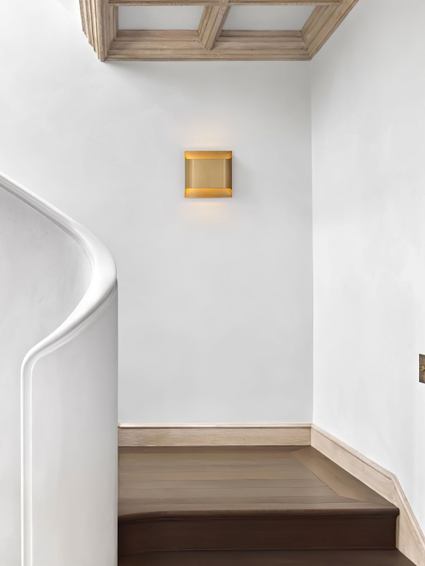 Elegant Arc Brass LED Wall Light Fixture