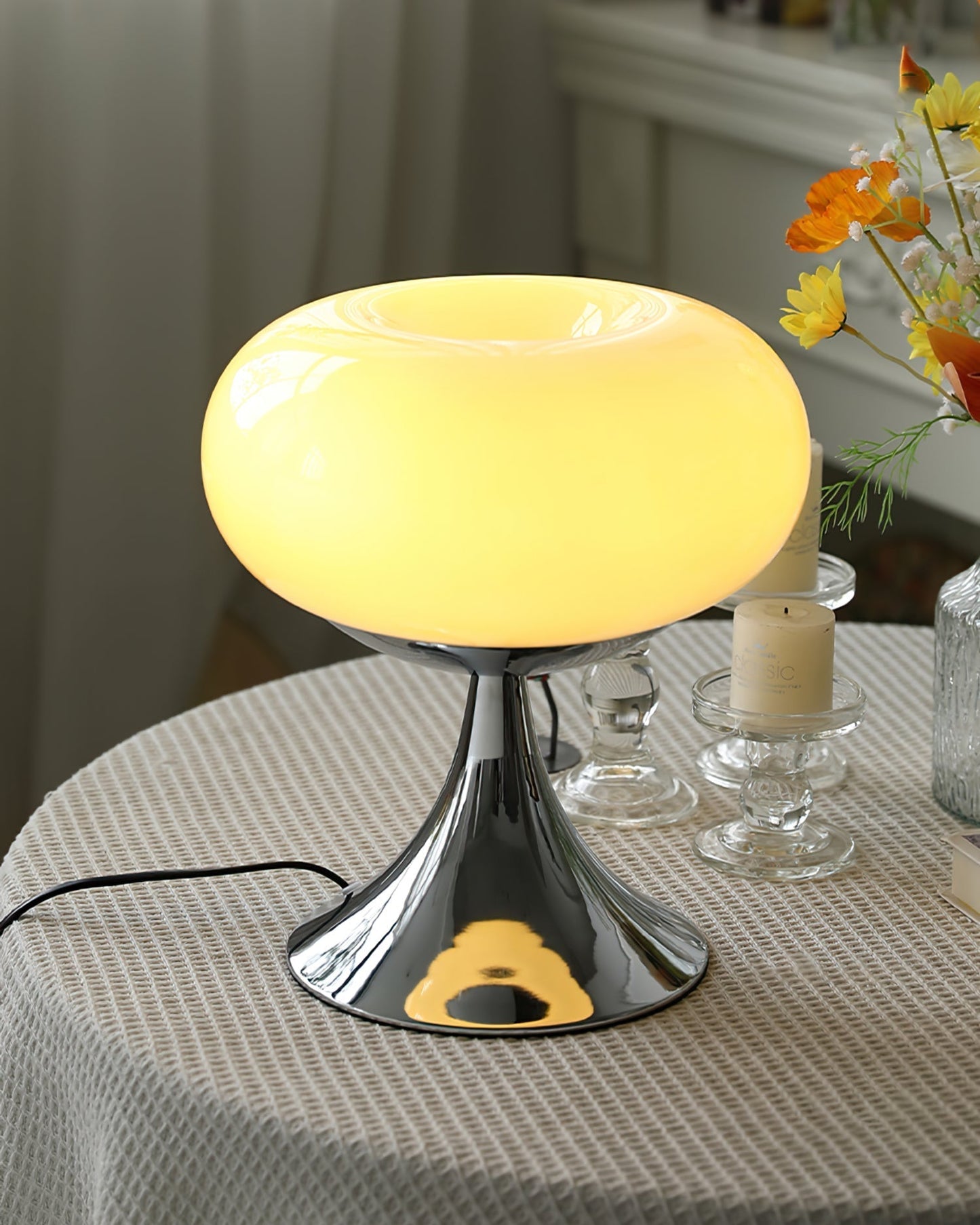 Stylish Glass and Metal Table Lamp