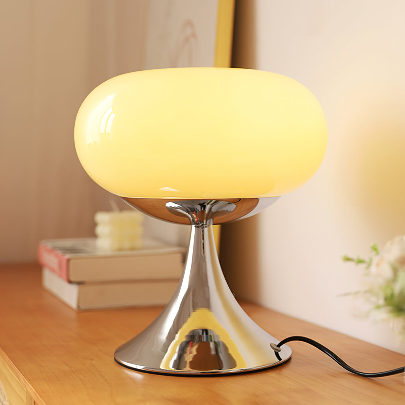 Stylish Glass and Metal Table Lamp