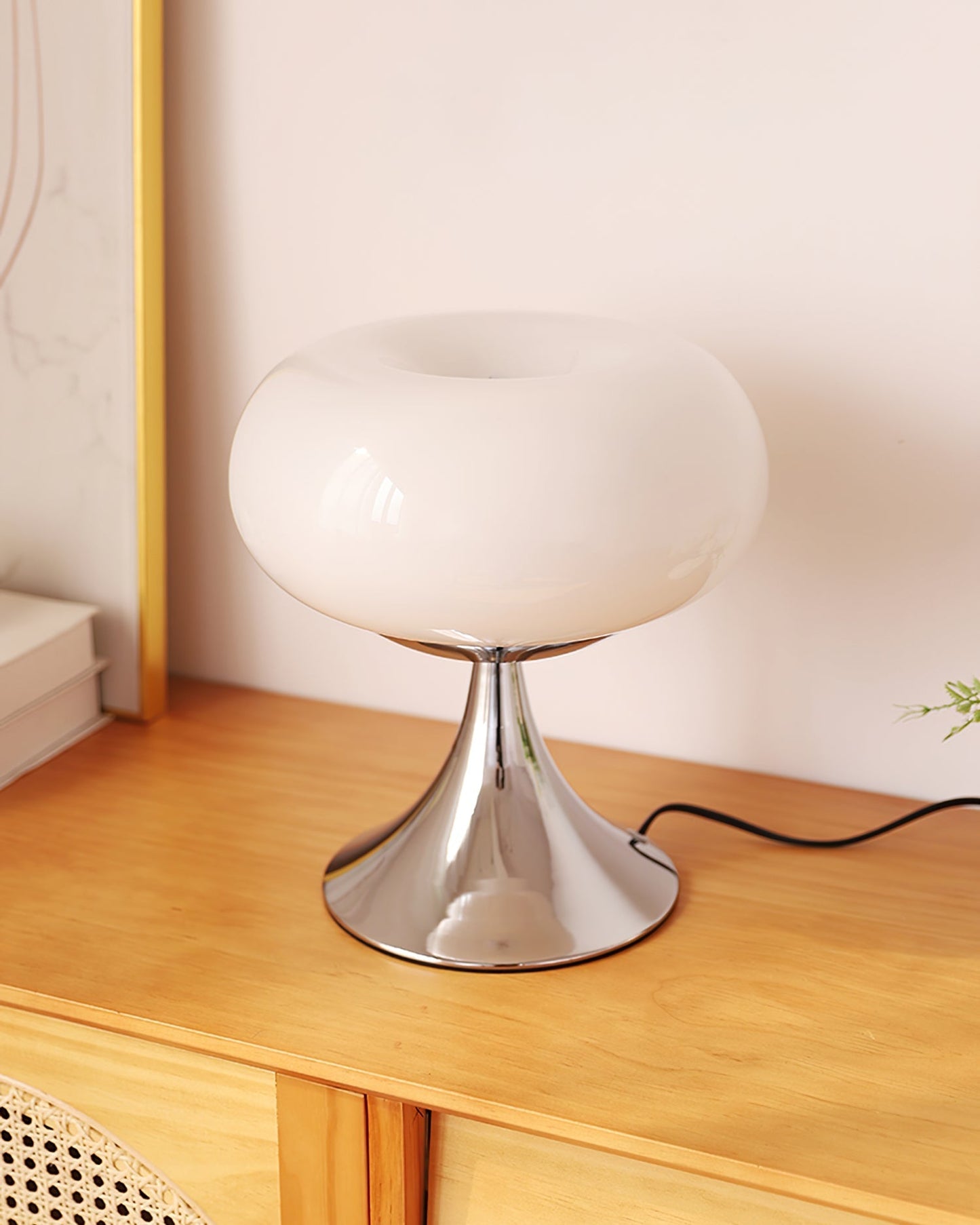 Stylish Glass and Metal Table Lamp