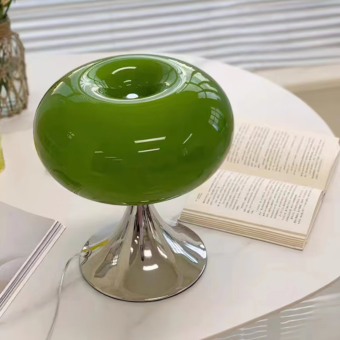 Stylish Glass and Metal Table Lamp