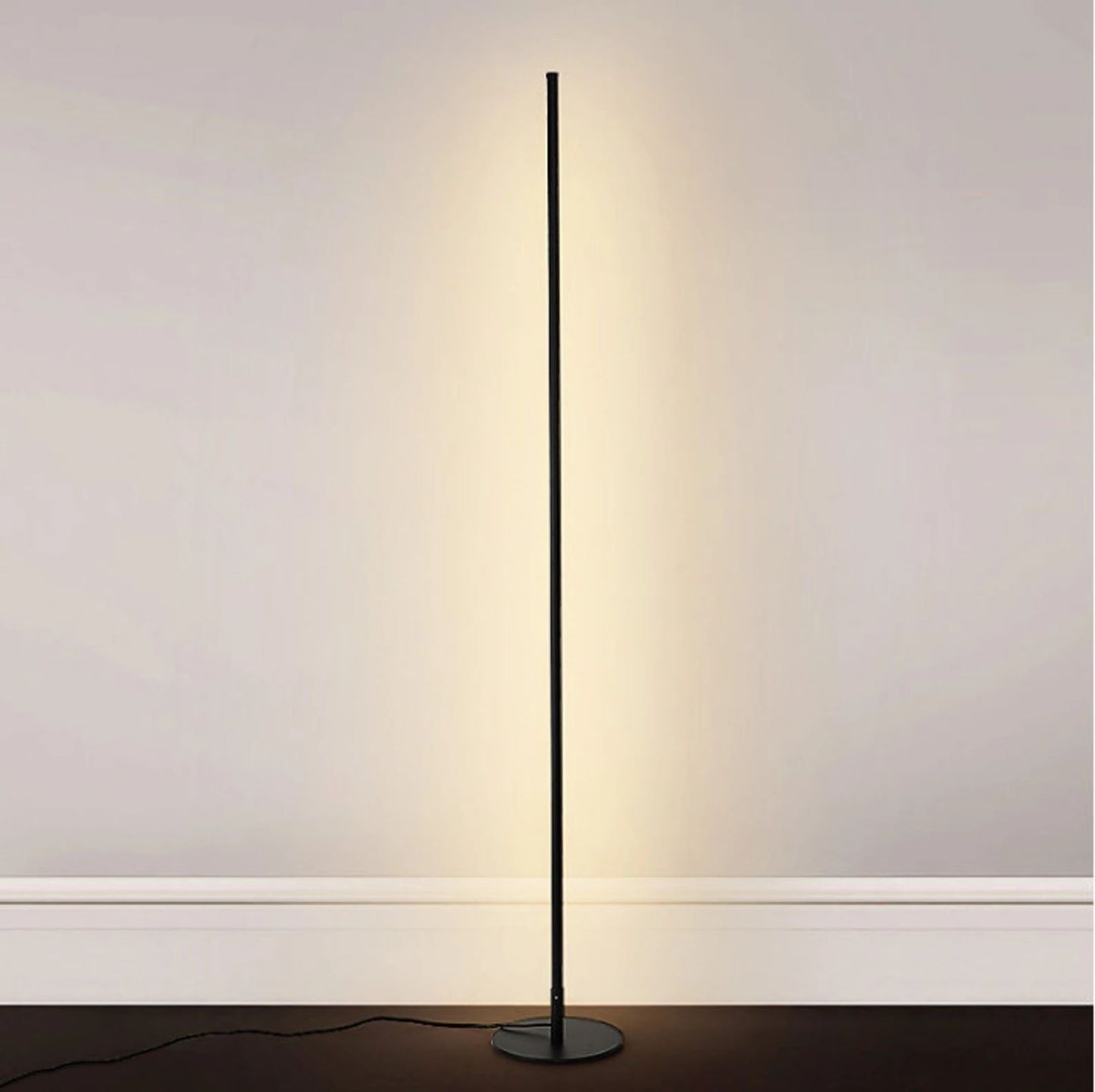 Sleek Contemporary Black Floor Lamp for Home Decor - Fesara