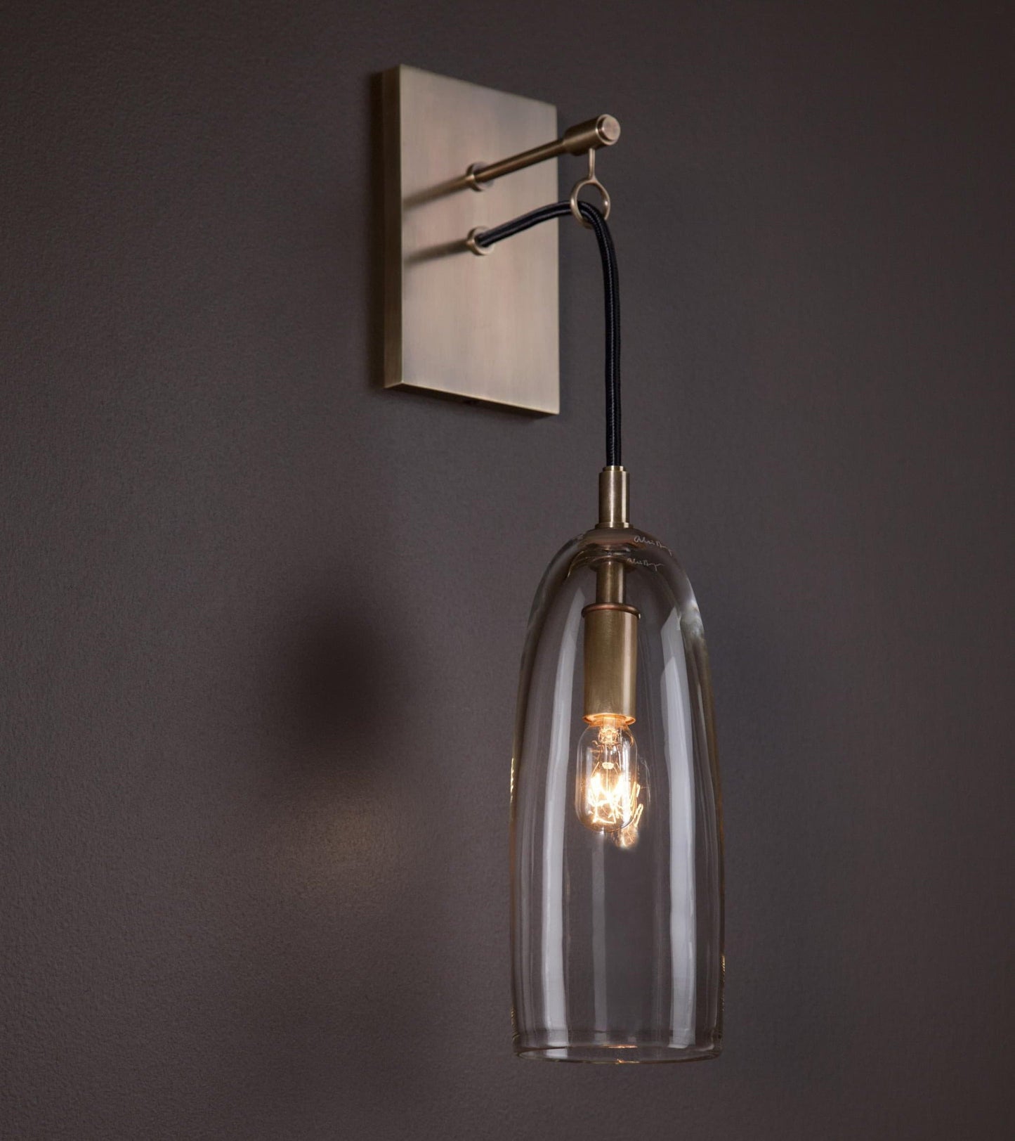 Elegant Gold Wall Light for Luxury Homes
