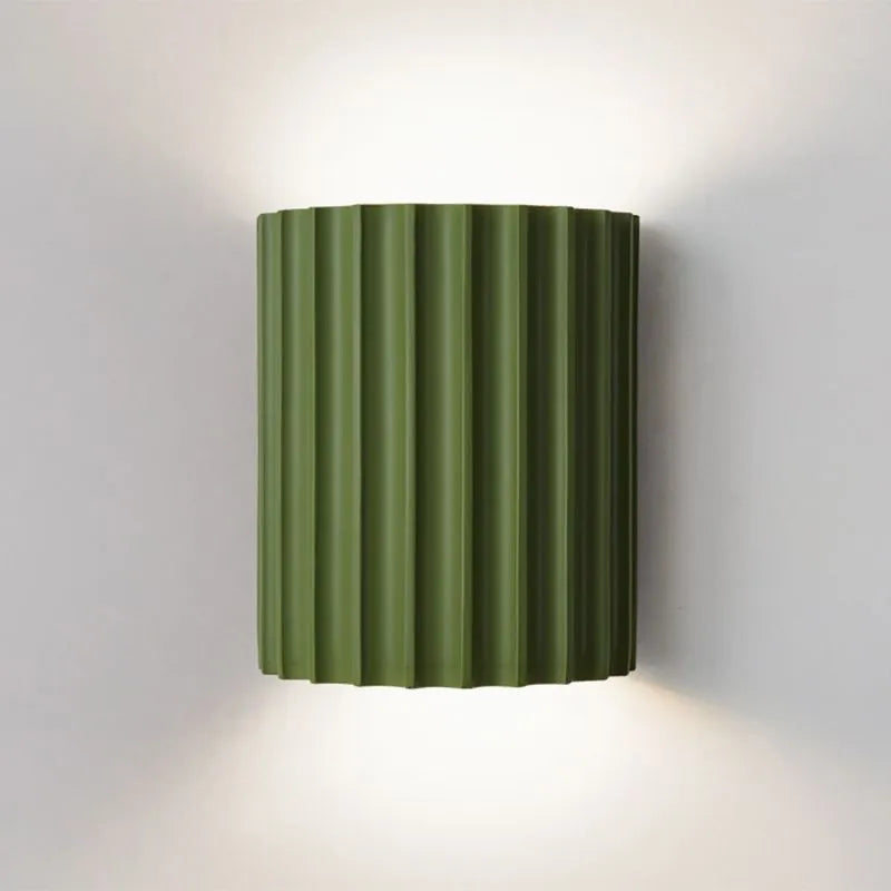 Elegant Round Wall Light with Sleek Design - Fesara