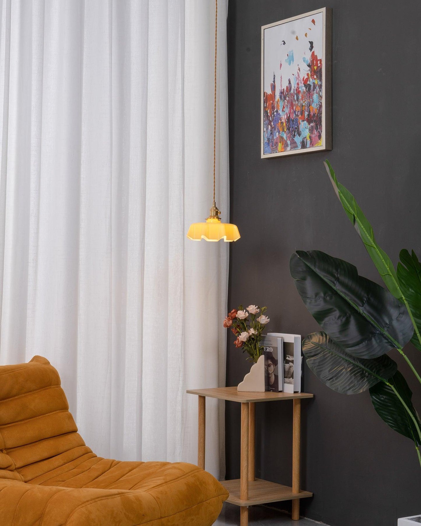Elegant Ruffled Glass Metal Pendant Lamp