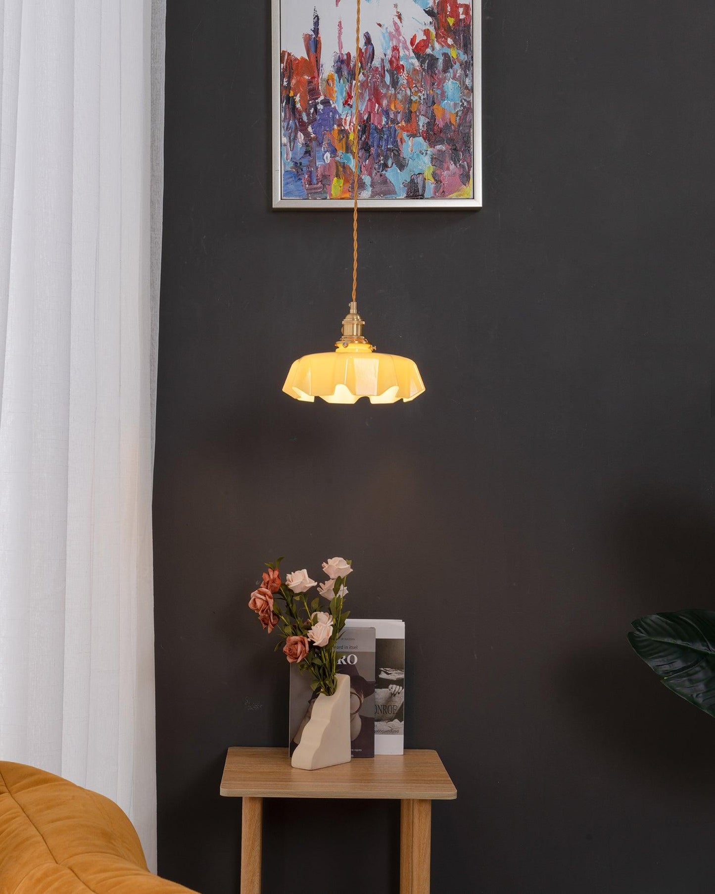 Elegant Ruffled Glass Metal Pendant Lamp