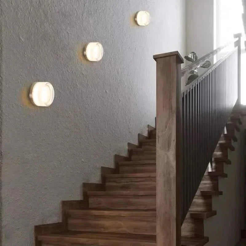 Modern Dimmable Lamp for Sophisticated Homes