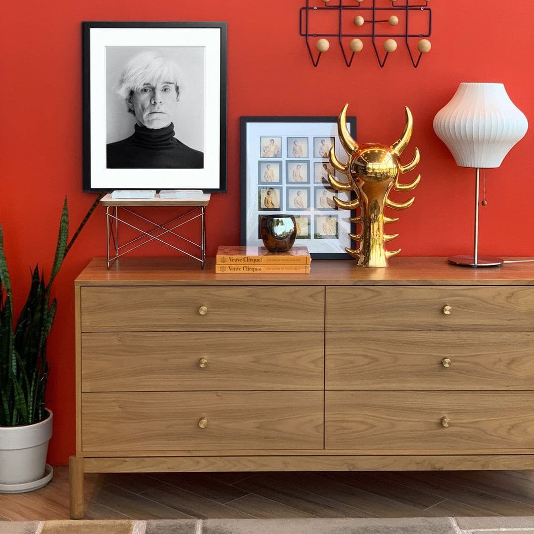 Sleek Metal Desk Lamp with Contemporary Style