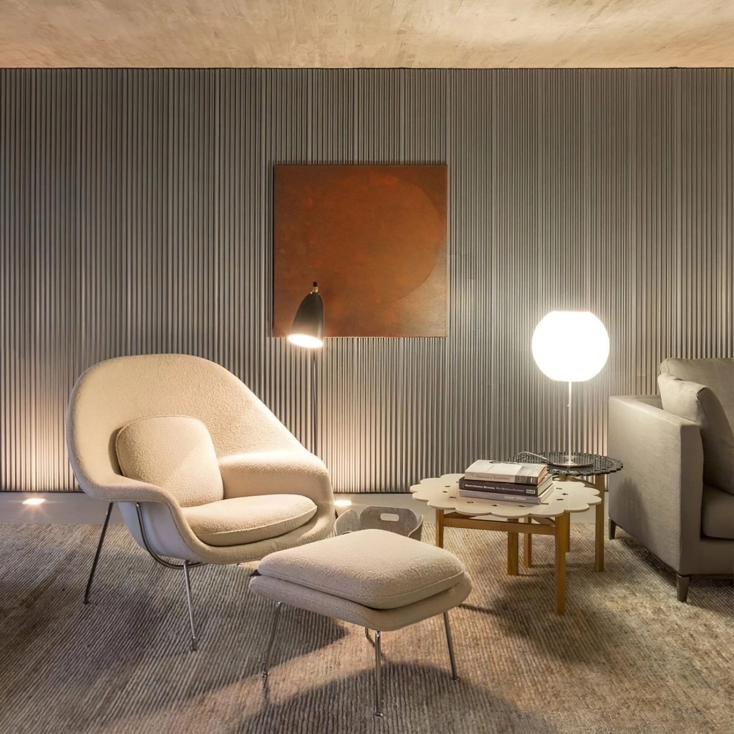 Sleek Metal Desk Lamp with Contemporary Style