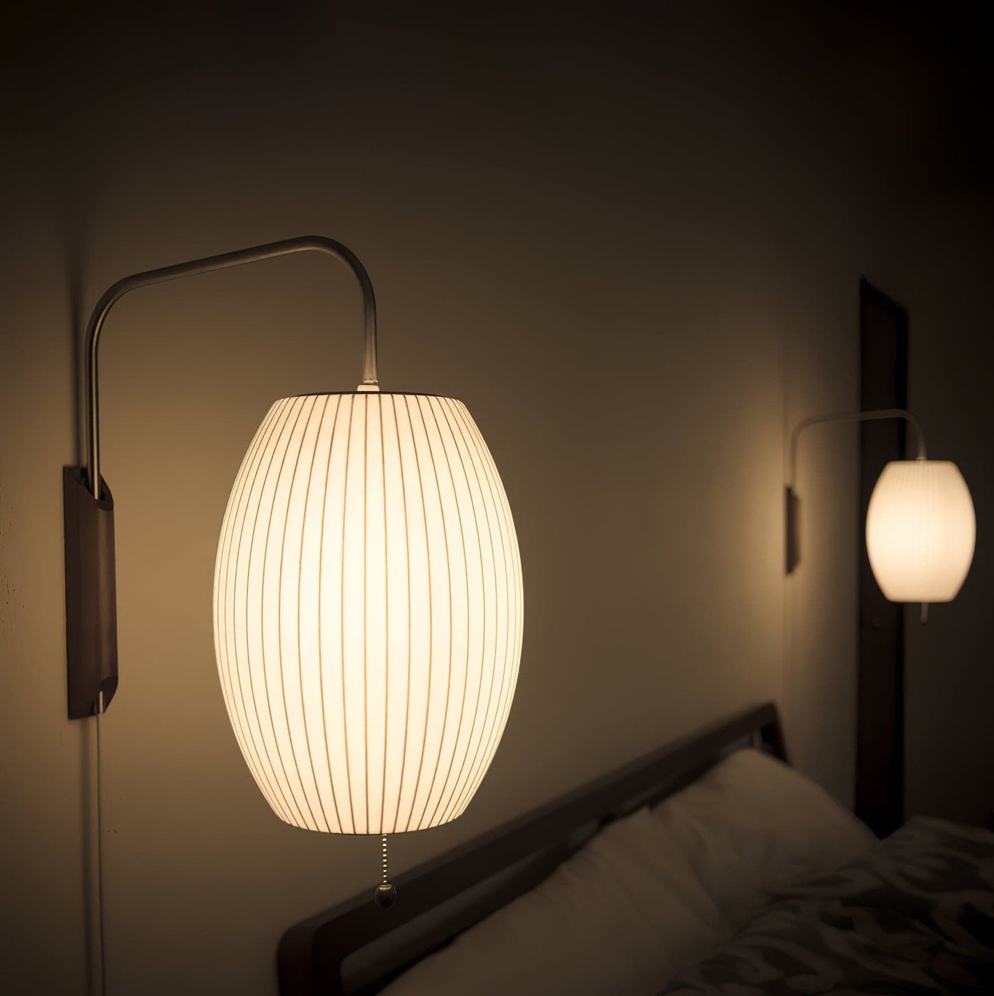 Serenene – Gentle Floating Table Lamp with Warm Light