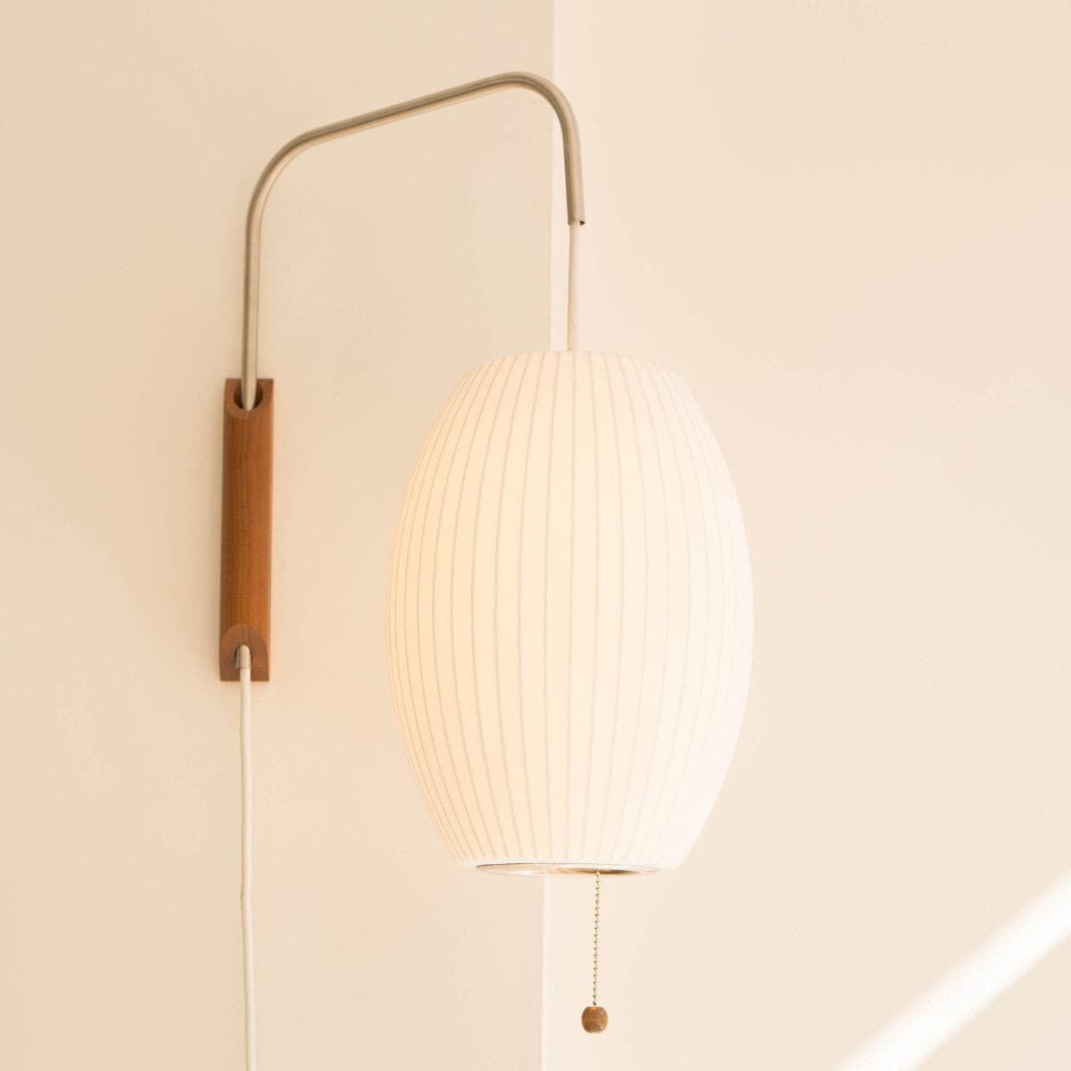 Serenene – Gentle Floating Table Lamp with Warm Light