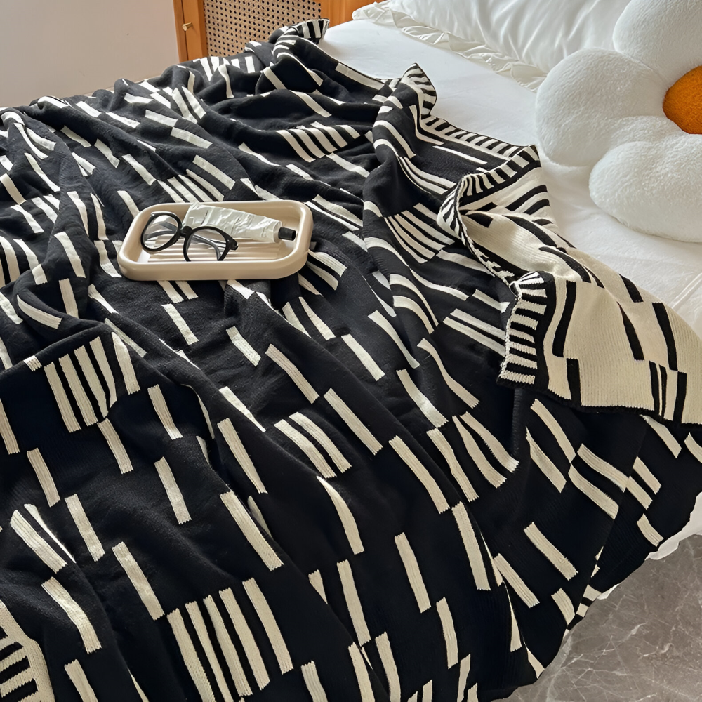 Cozy Plaid Knitted Blanket Beige Black