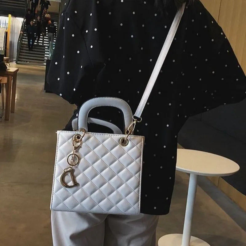 New Fashion Luxury Design Tote Bags for Women Handbags Ladies Shoulder Bags Trending Lingge Chain Crossbody Bag and Purse 2