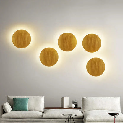 Classic Wood Wall Lamp