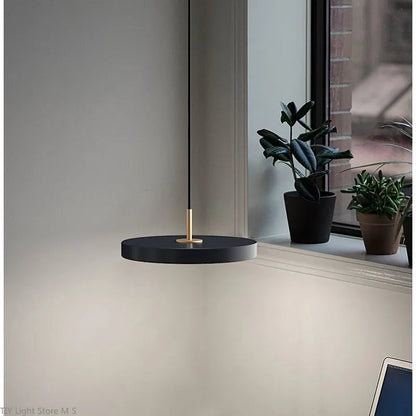 Simple Nordic Pendant Light Lyssa