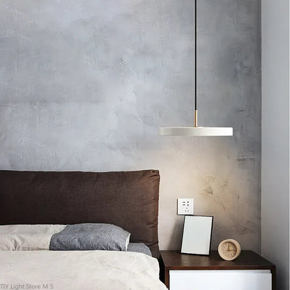 Simple Nordic Pendant Light Lyssa