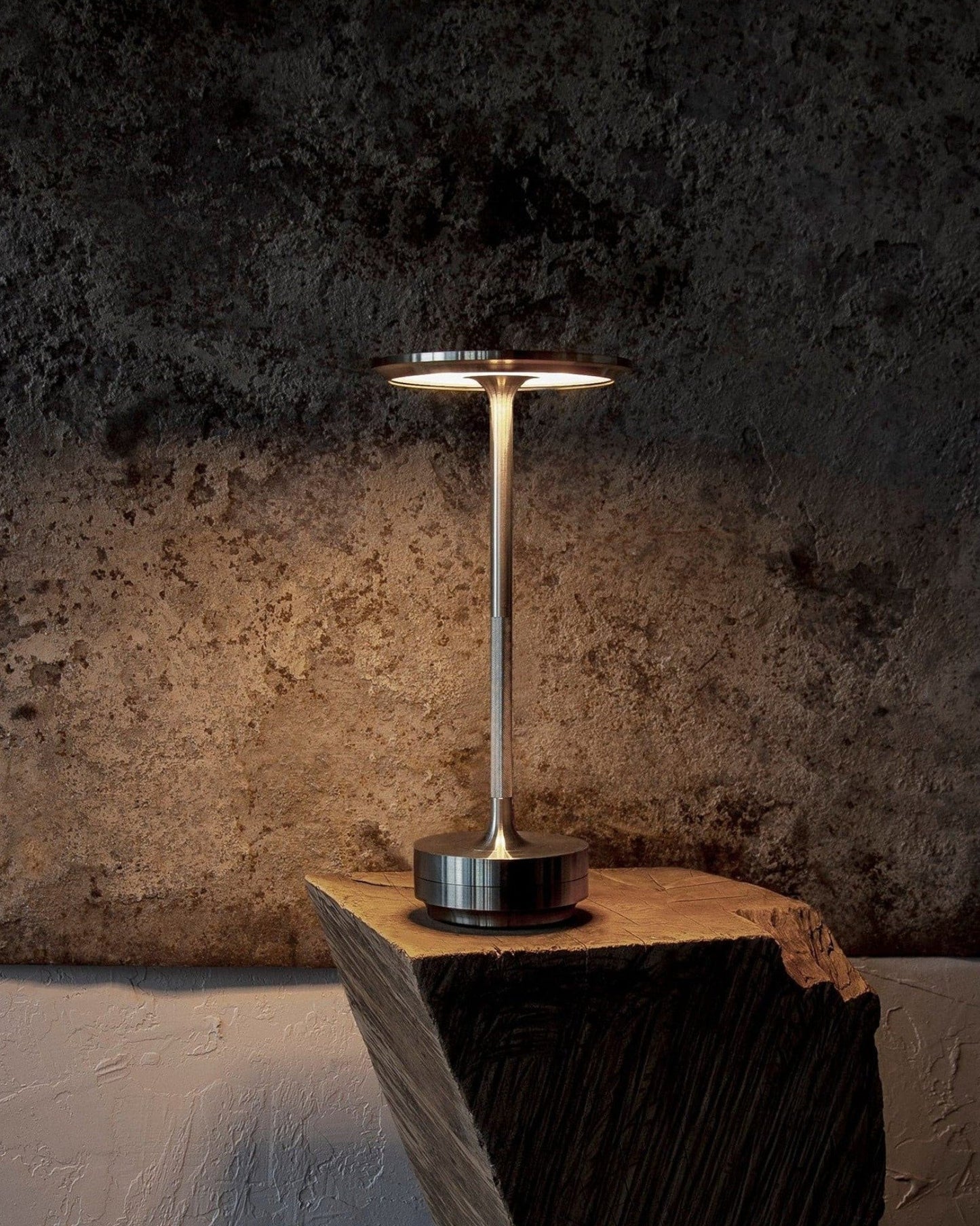 Premium Wireless Desk Lamp for Modern Home Lighting
