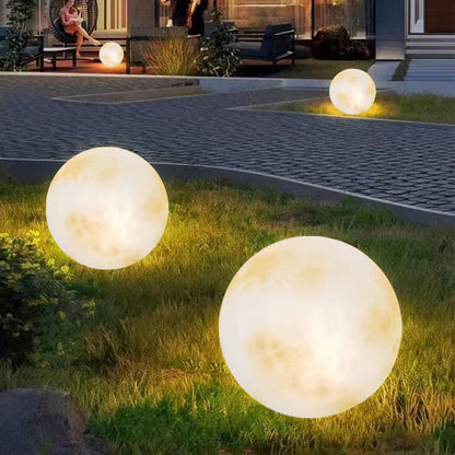 Moon Shaped Outdoor Solar Lamp