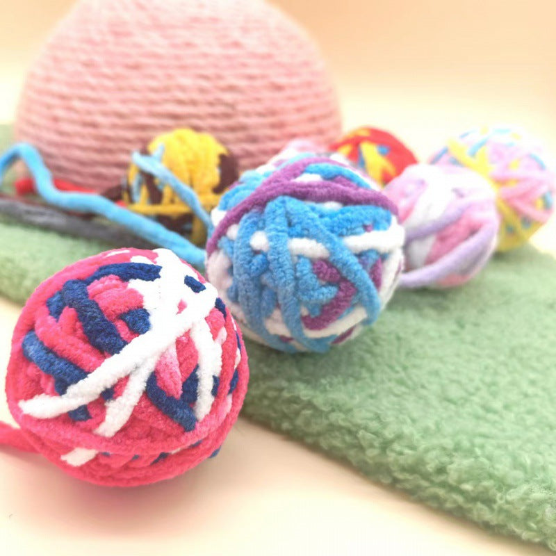 Fuzzy Pom Pom Beanie - Fesara