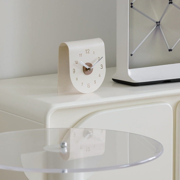 Quiet Simple Desk Clock – Compact Modern Office Timepiece