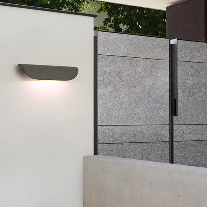 Fesara | Contemporary Weatherproof Outdoor Wall Light
