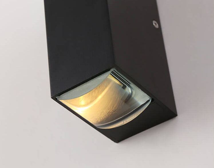 Durable Outdoor LED Wall Lamp – Silver Aluminium Housing