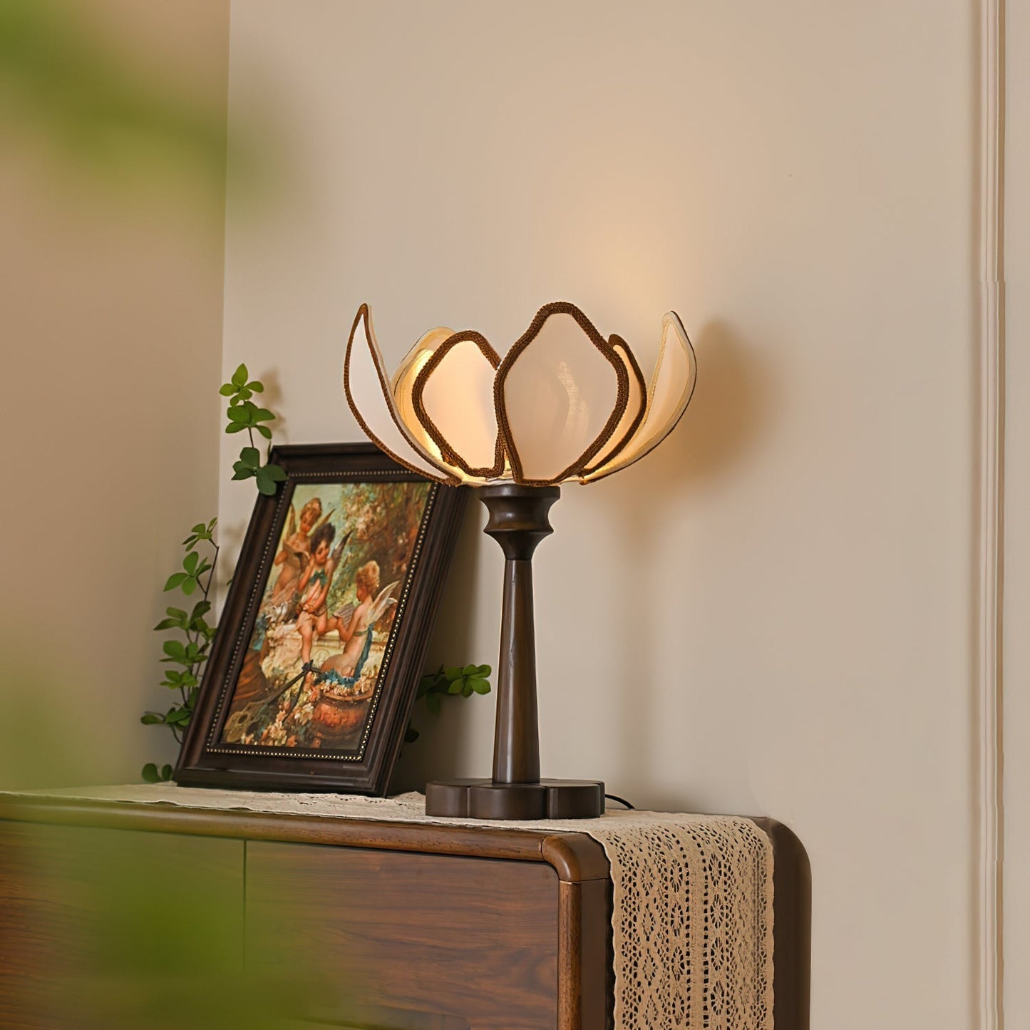 Sleek Dining Room Table Lamp