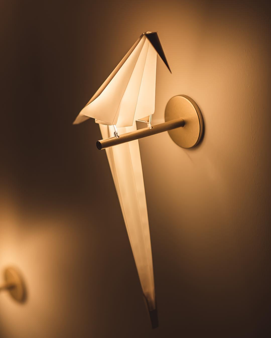 Nature Inspired Bird Design Wall Lamp