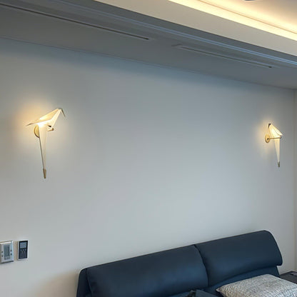 Nature Inspired Bird Design Wall Lamp
