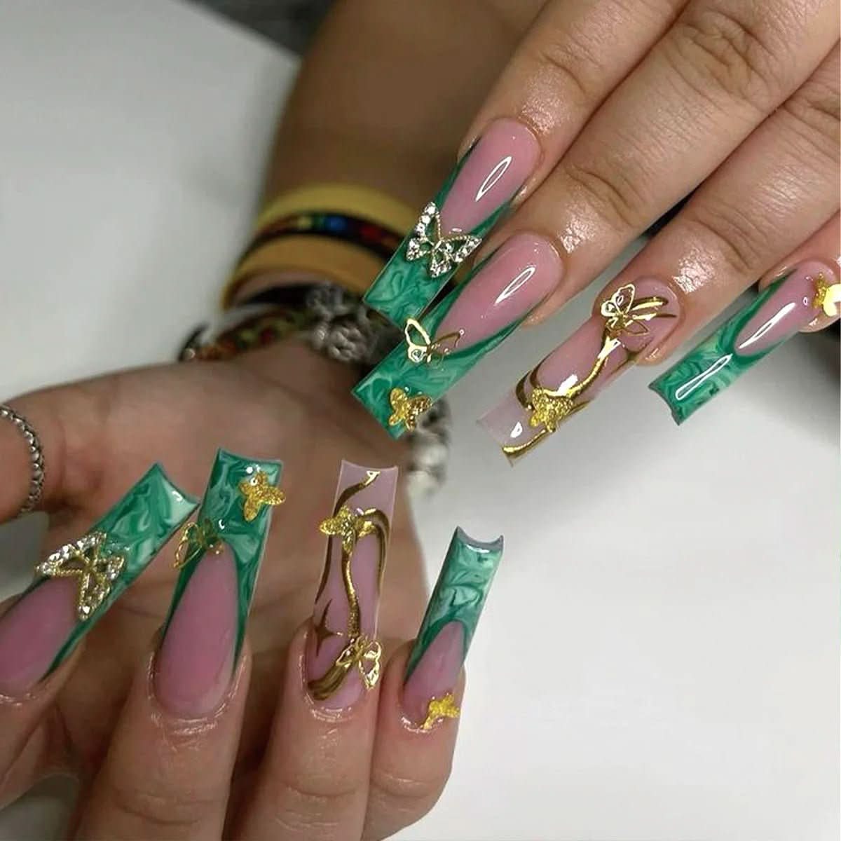 Presson Chic – 24 pink nail polishes with designs | Quick to apply & elegant for any occasion 11