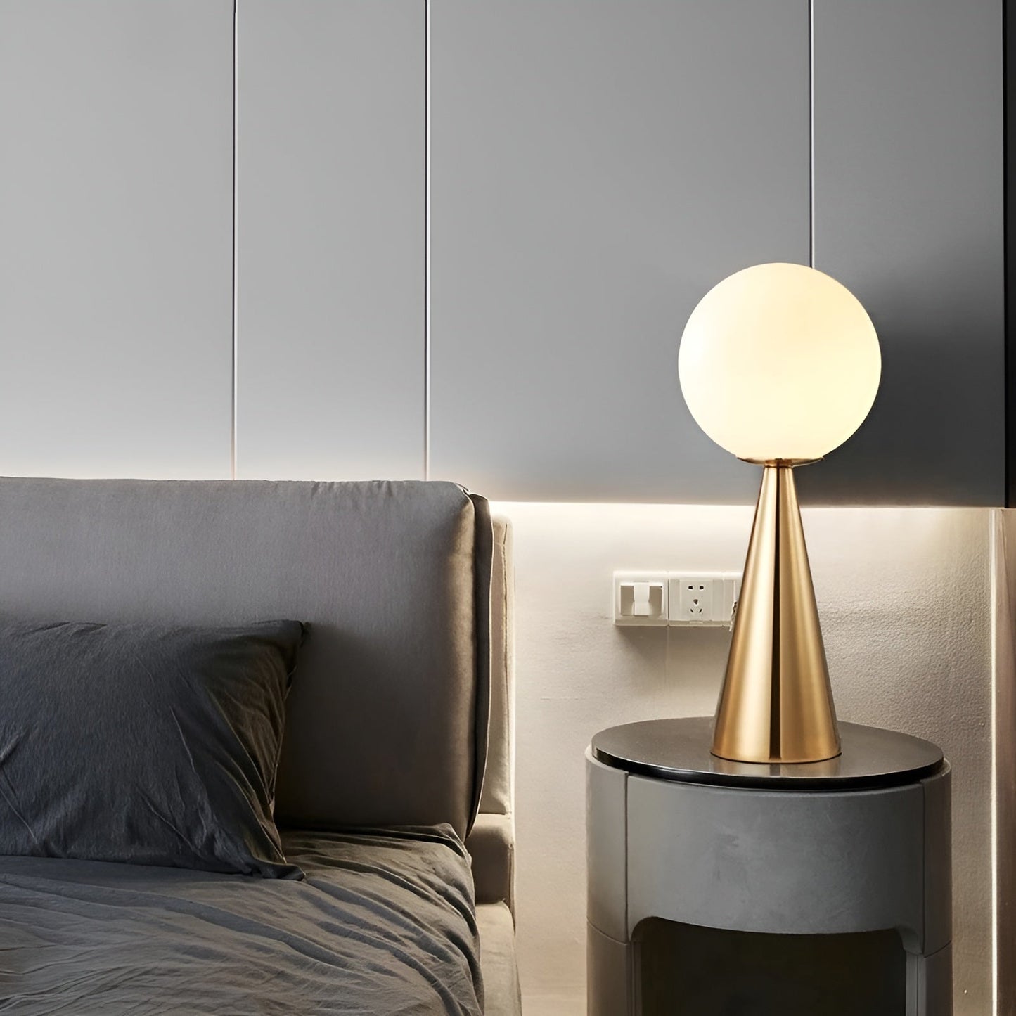 Classic Gold Desk Lamp