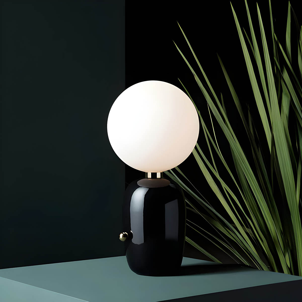 Simple Elegant Desk Lamp for Home Lighting - Fesara