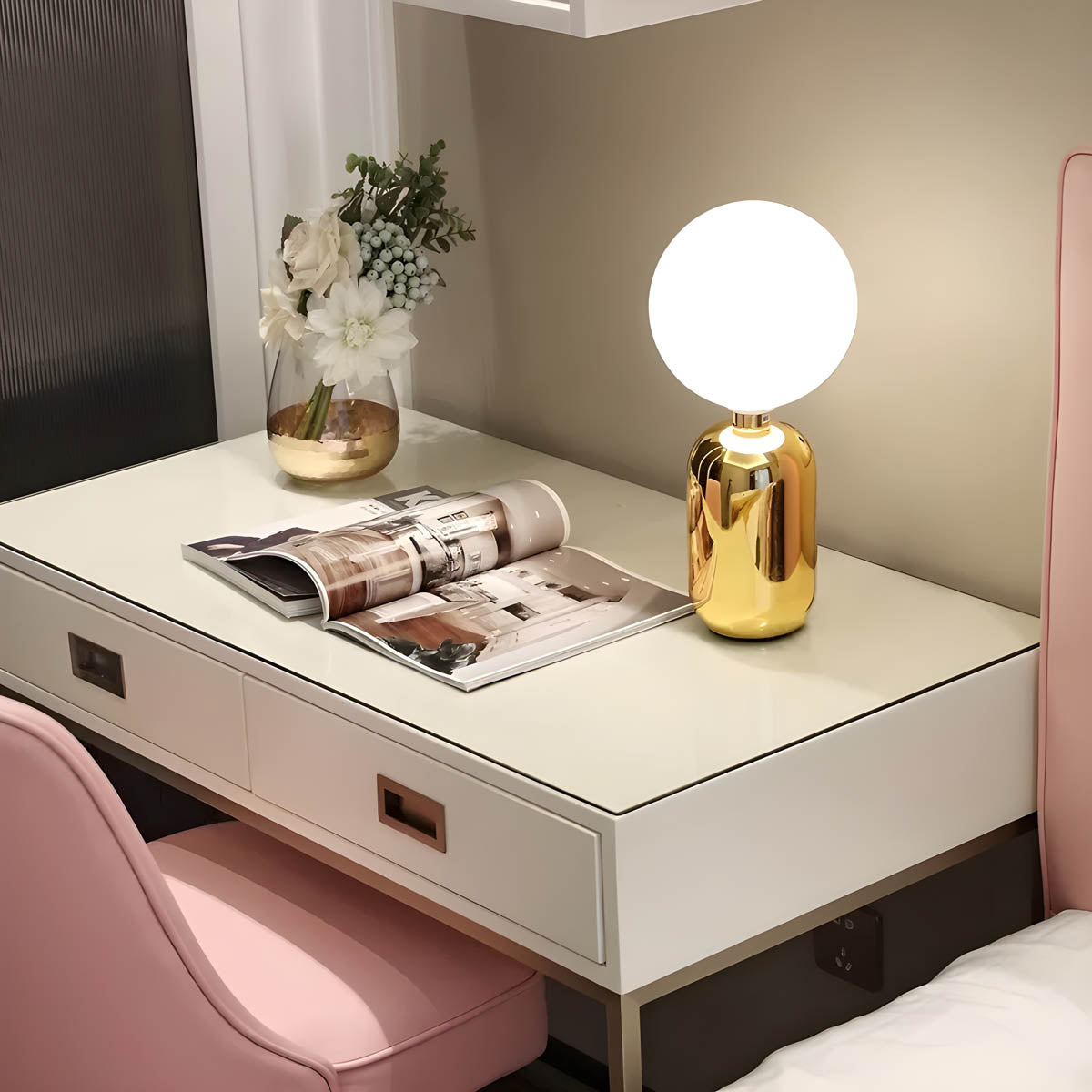 Simple Elegant Desk Lamp for Home Lighting